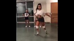 Jewish Girl  Twerking