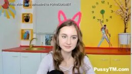 18yo girl is new on webcam and shay